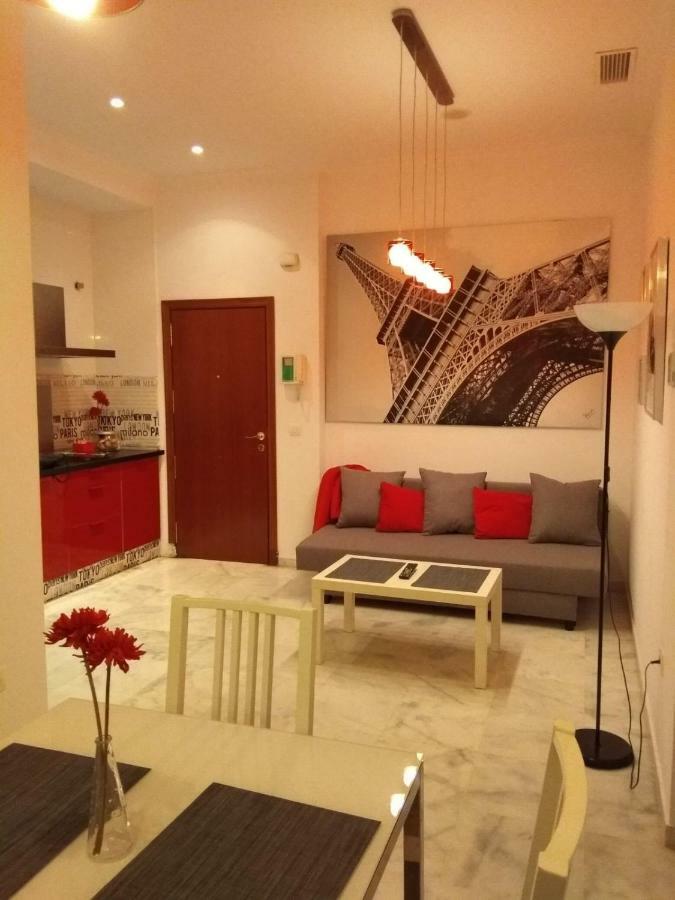 Apartamentos Rg Triana, Calle Castilla Con Patio 세비야 외부 사진