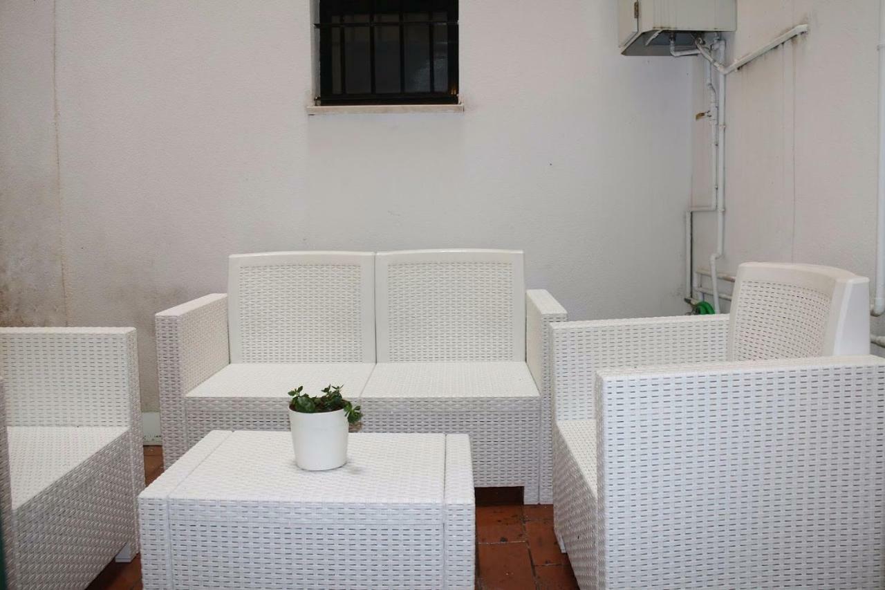 Apartamentos Rg Triana, Calle Castilla Con Patio 세비야 외부 사진