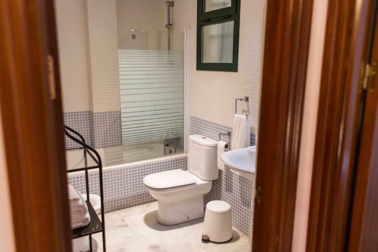 Apartamentos Rg Triana, Calle Castilla Con Patio 세비야 외부 사진