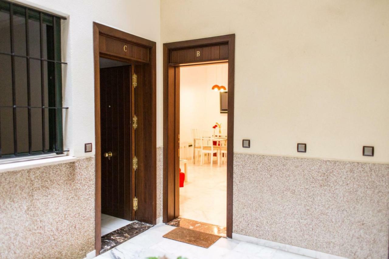 Apartamentos Rg Triana, Calle Castilla Con Patio 세비야 외부 사진